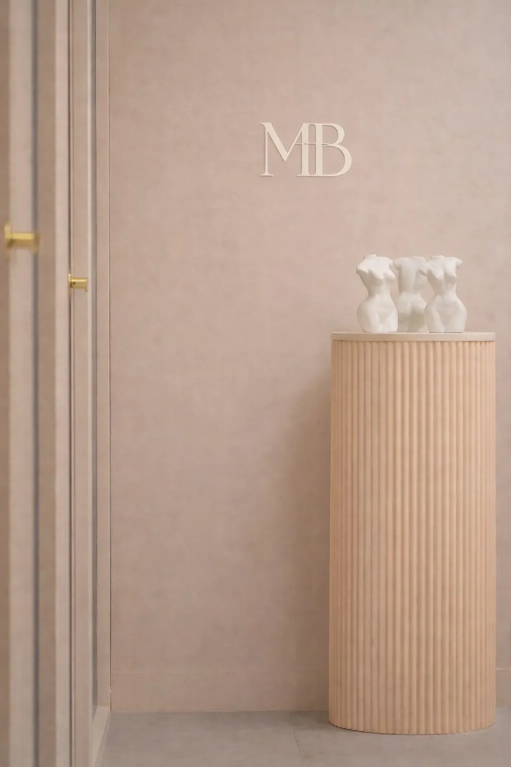 The MelaBody clinic reception